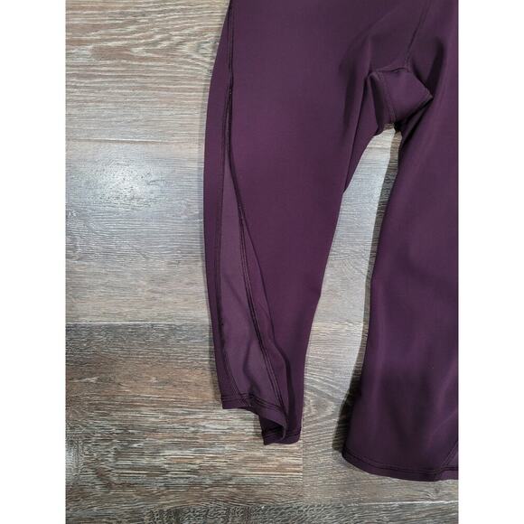 Lululemon Women's Leggings size 8 Purple Crop 21" # - Picture 3 of 4